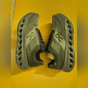 On Running Trail Sneakers Women Cloudsurfer Next 7.5